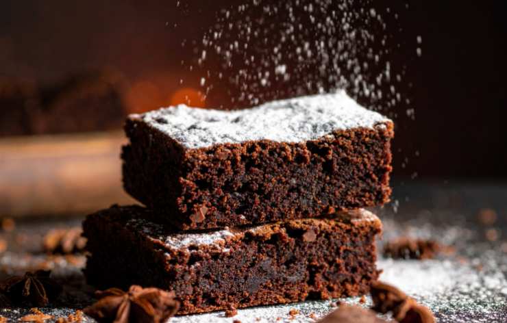 pezzi di brownies al cioccolato