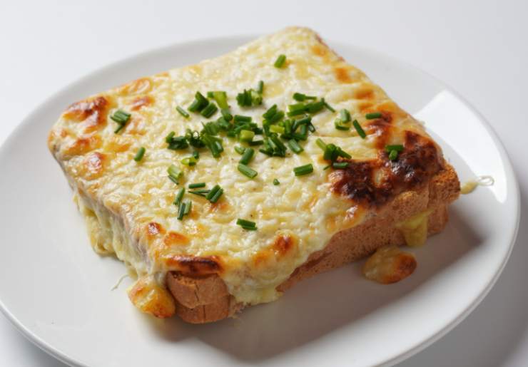 croque monsieur con besciamella