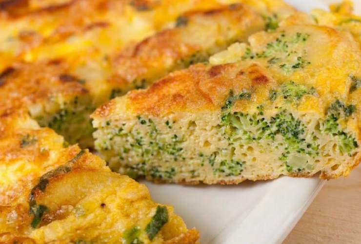 fetta di frittata di broccoli