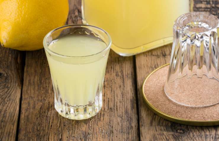 bicchiere di limoncello
