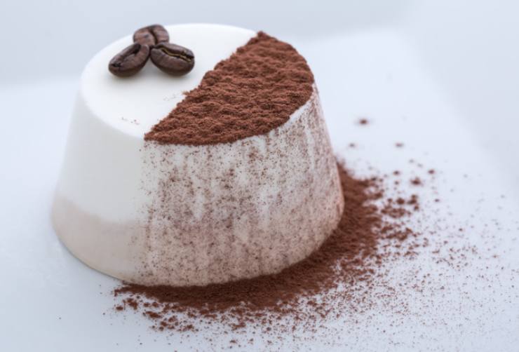 panna cotta con polvere di cacao