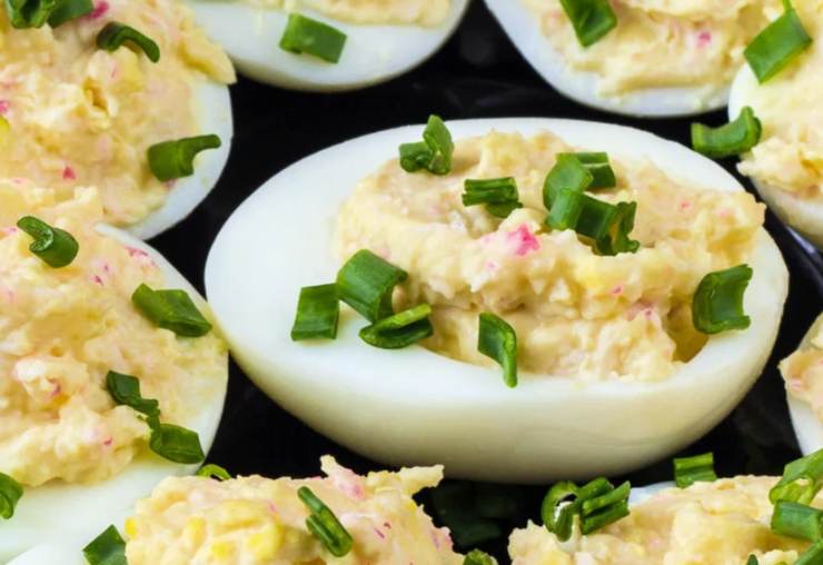 uovo sodo con ripieno di tonno e maionese
