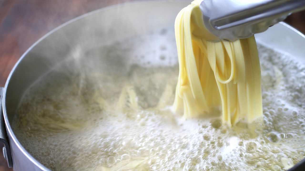 riutilizzare acqua di cottura della pasta buttalapasta.it