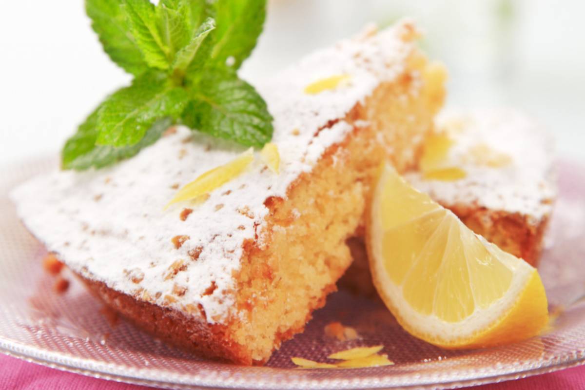 fetta di torta soffice