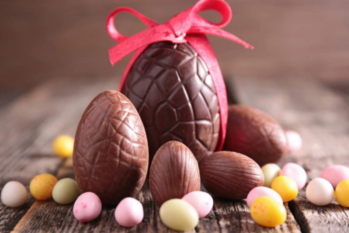 uova di cioccolato varie grandezze