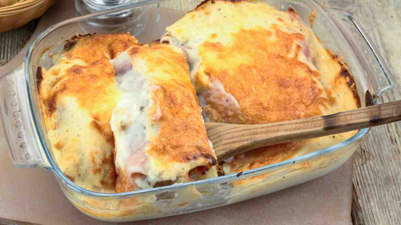 Crepes gratinate prosciutto e formaggio buttalapasta.it