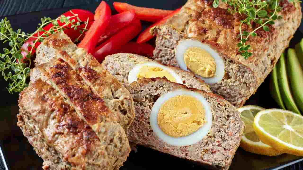 Polpettone ripieno con uova sode buttalapasta.it