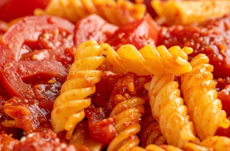 pasta con pomodori freschi