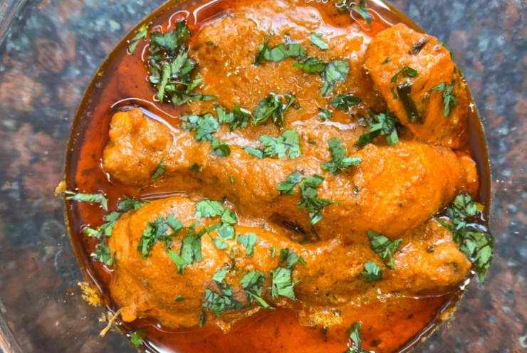 pollo con sugo di pomodoro