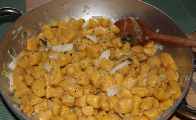 Gnocchi di zucca alla trentina