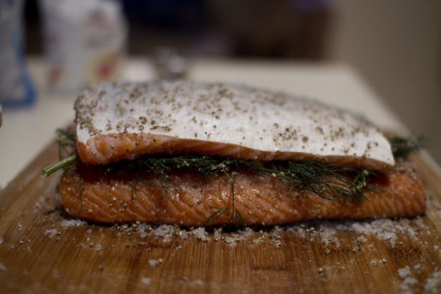 Gravad lax (sandwich di salmone marinato)