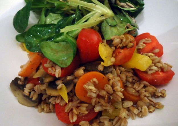 Insalata di farro e verdure