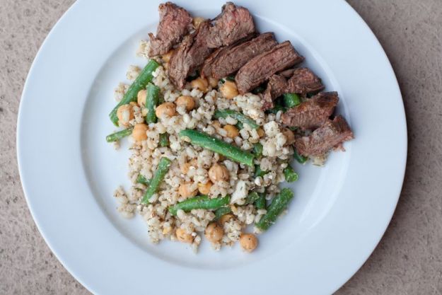 Insalata di orzo e ceci