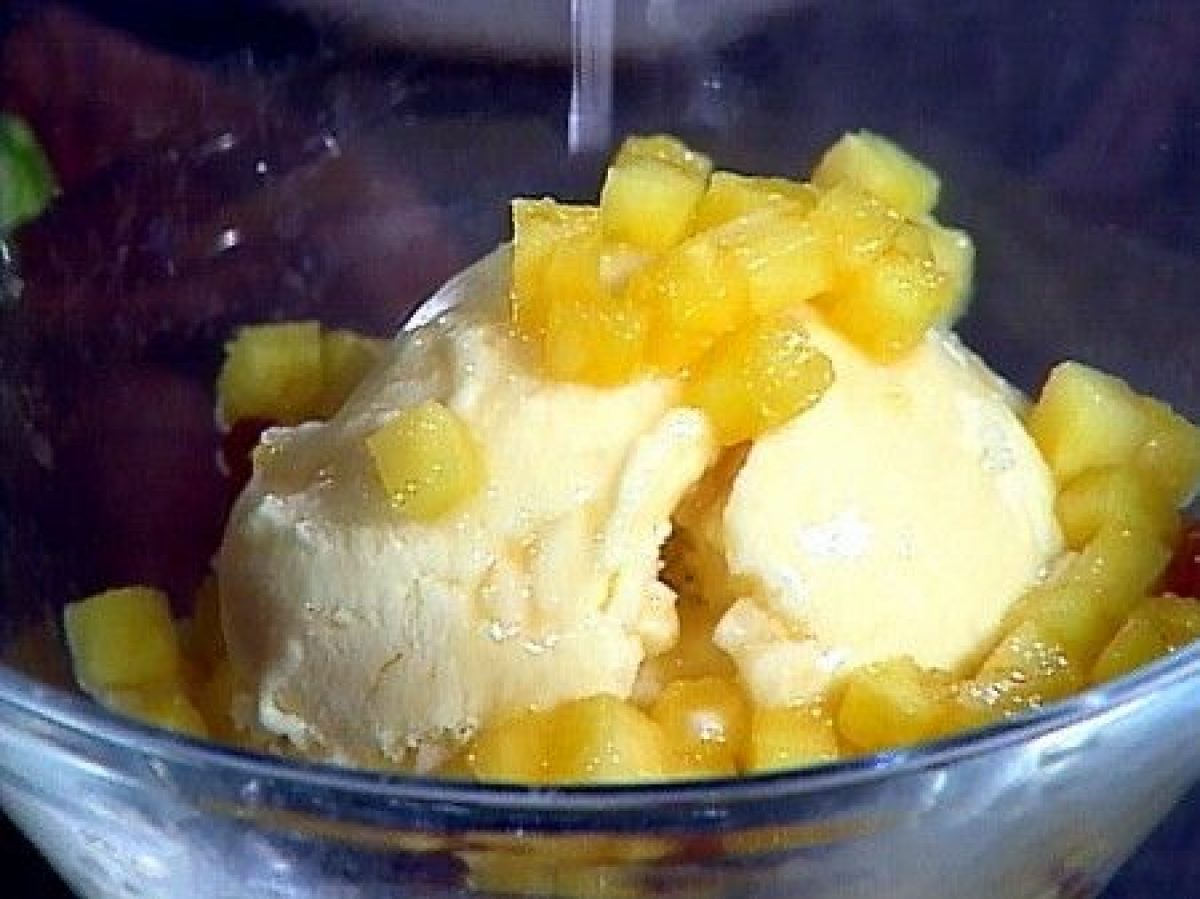 Ananas al caffè con rum