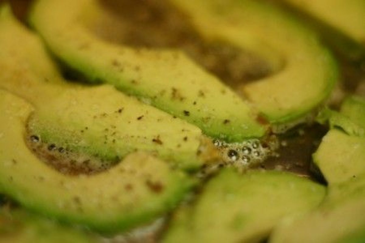Omelette di cerfoglio e avocado