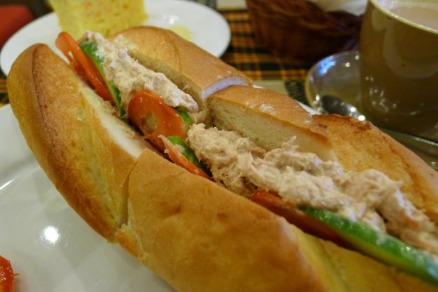 Baguette con tonno e carciofi