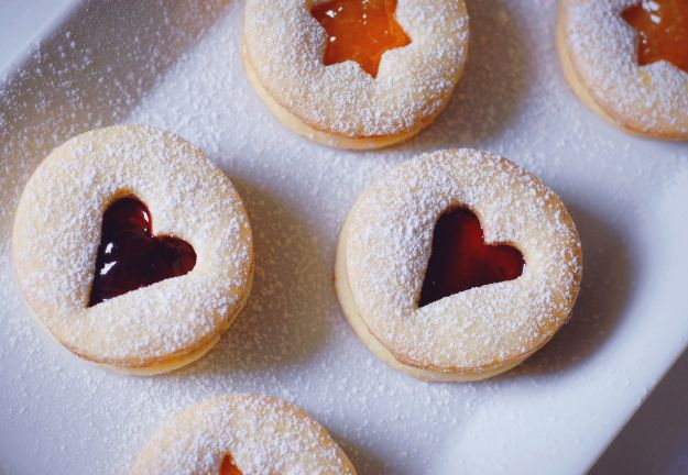 Biscotti di Natale con la marmellata