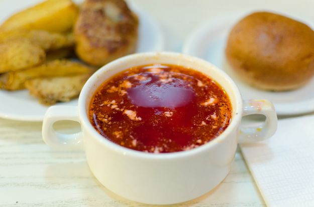 Borsch ligth, zuppa estiva di pomodori e cetrioli