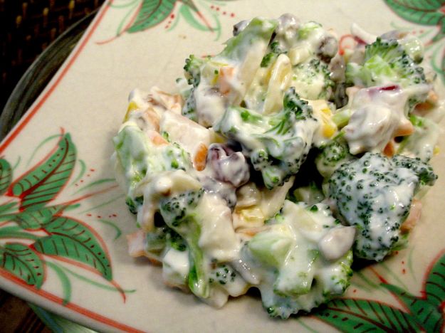 broccoli in salsa di yogurt