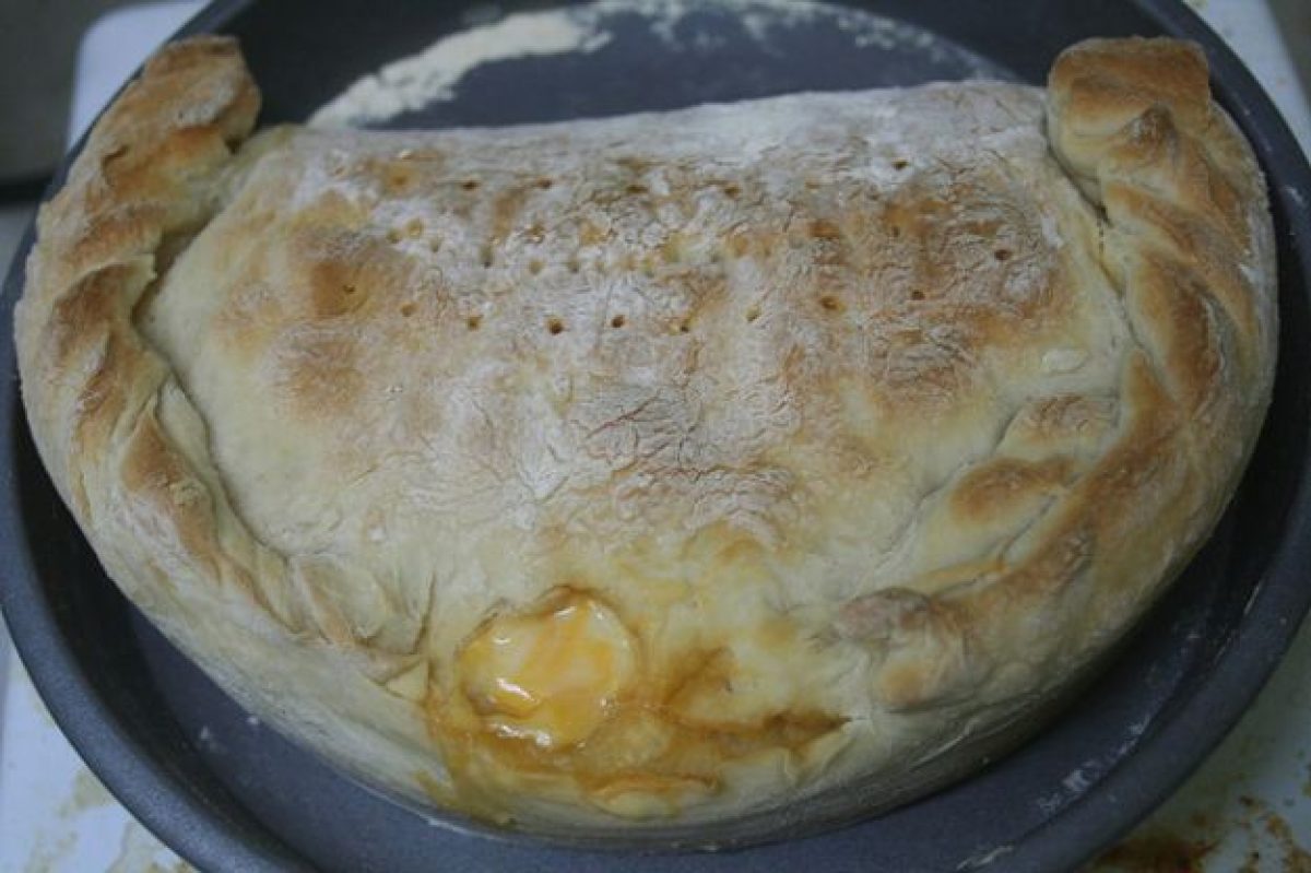 Calzone di cipolla alla barese