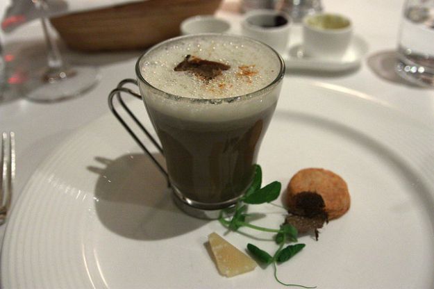 Cappuccino di funghi e tartufo