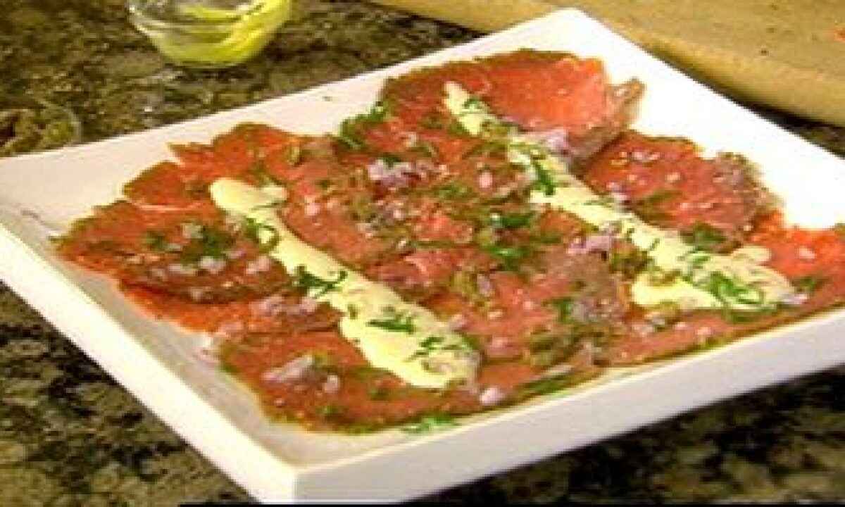 Carpaccio Di Manzo Con Erbe In Salsa Di Yogurt Buttalapasta