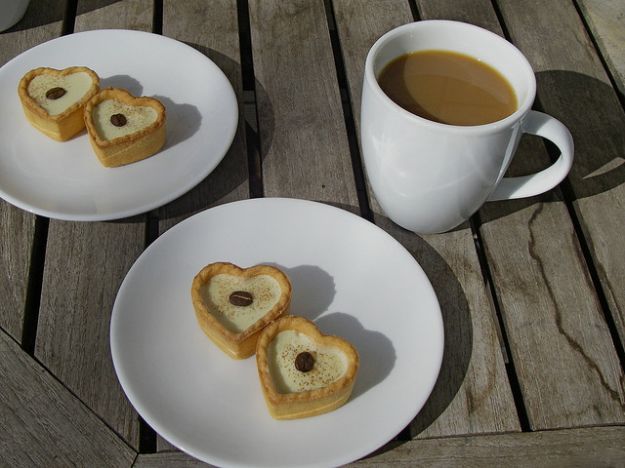 cuori di sfoglia e crema al caffe