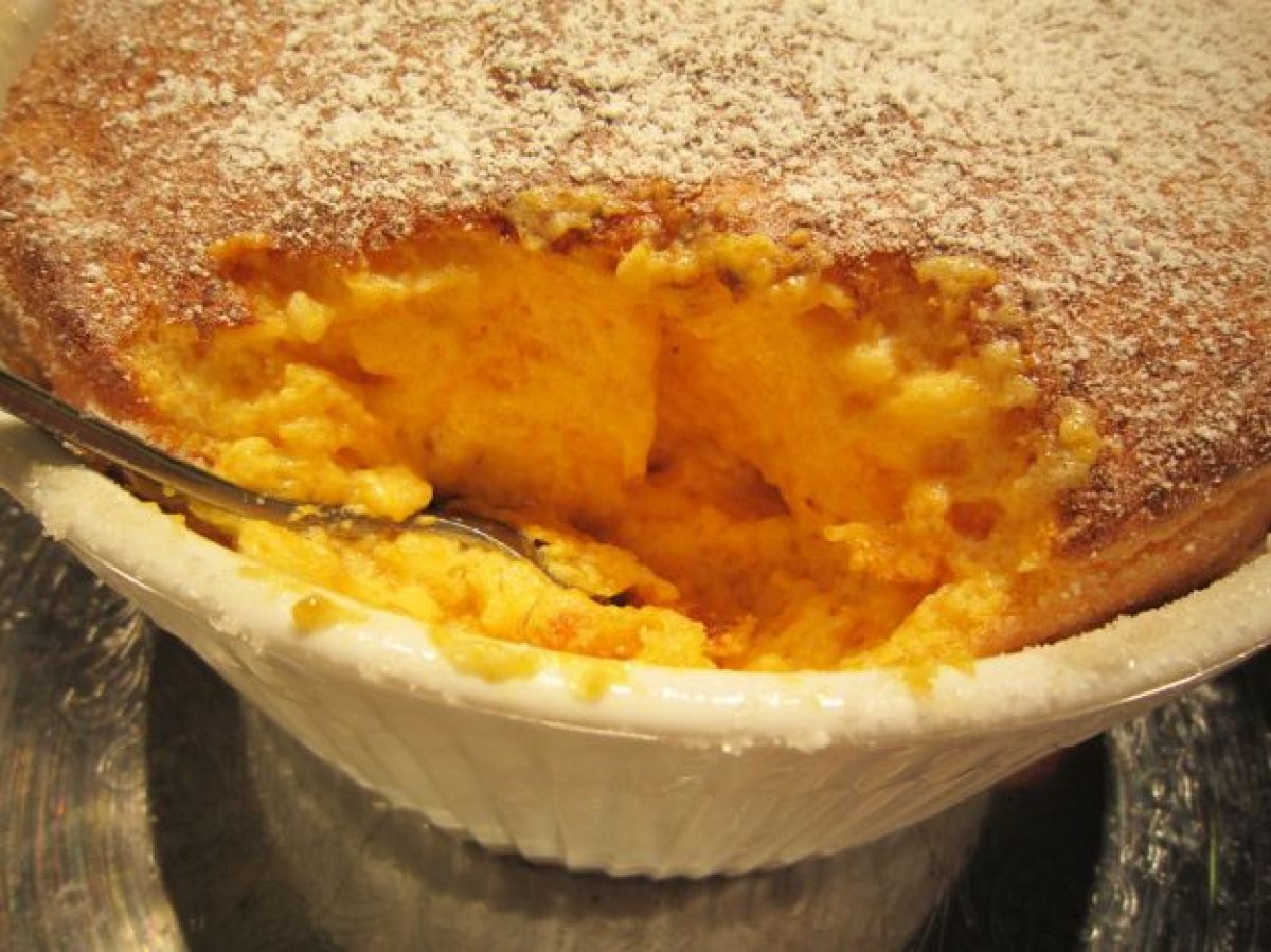Dolce di semolino e albicocche