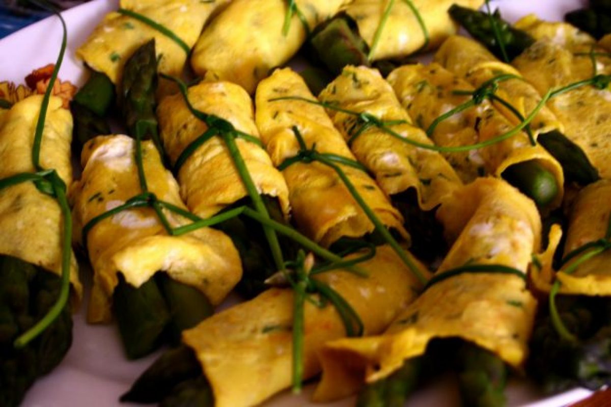 Fagottini verdi di asparagi