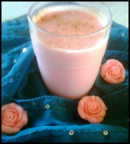 Lassi alla rosa