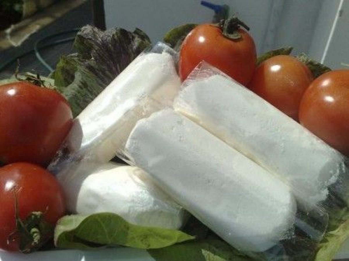 Penne con caprino e olive