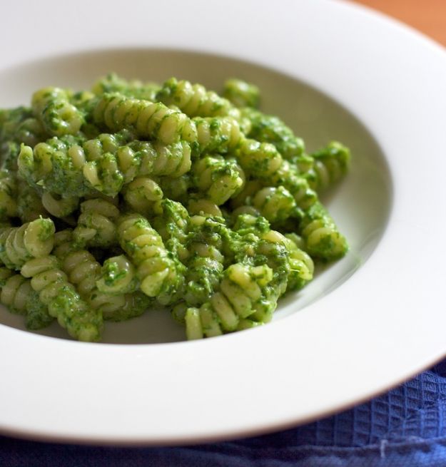 Fusilli con pesto di rucola