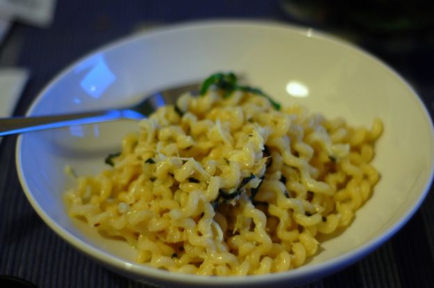 Fusilli con ricotta e basilico