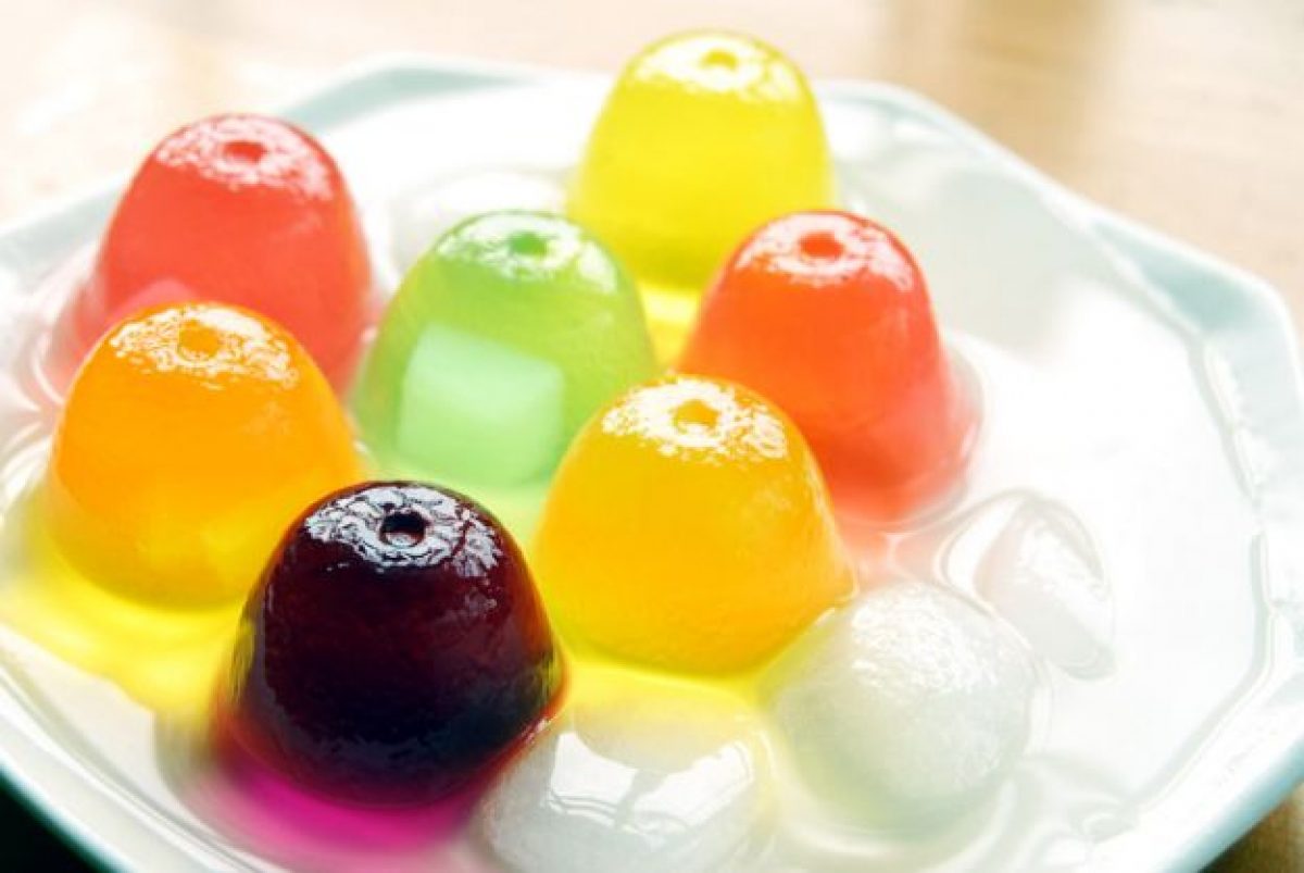 Gelatine al tè e frutta