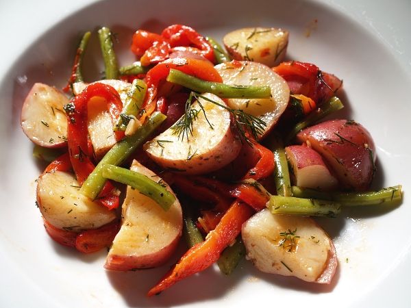 insalata con patate fagiolini e peperoni