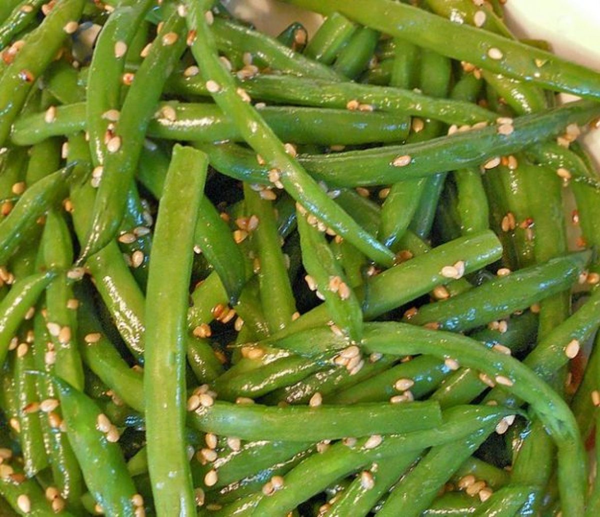 Insalata di fagiolini con sesamo e noci