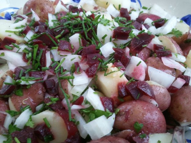 insalata di patate e barbabietole