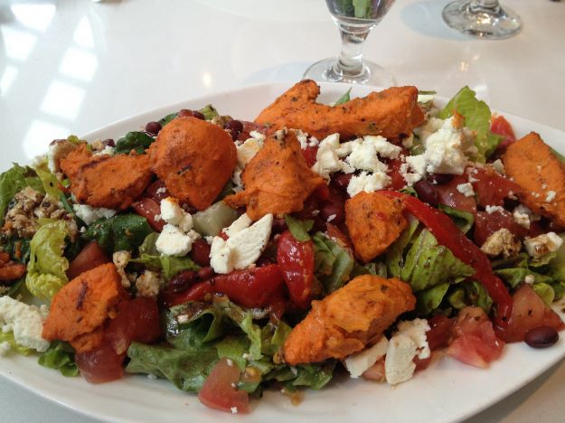 Insalatona con lattuga e pollo tandori