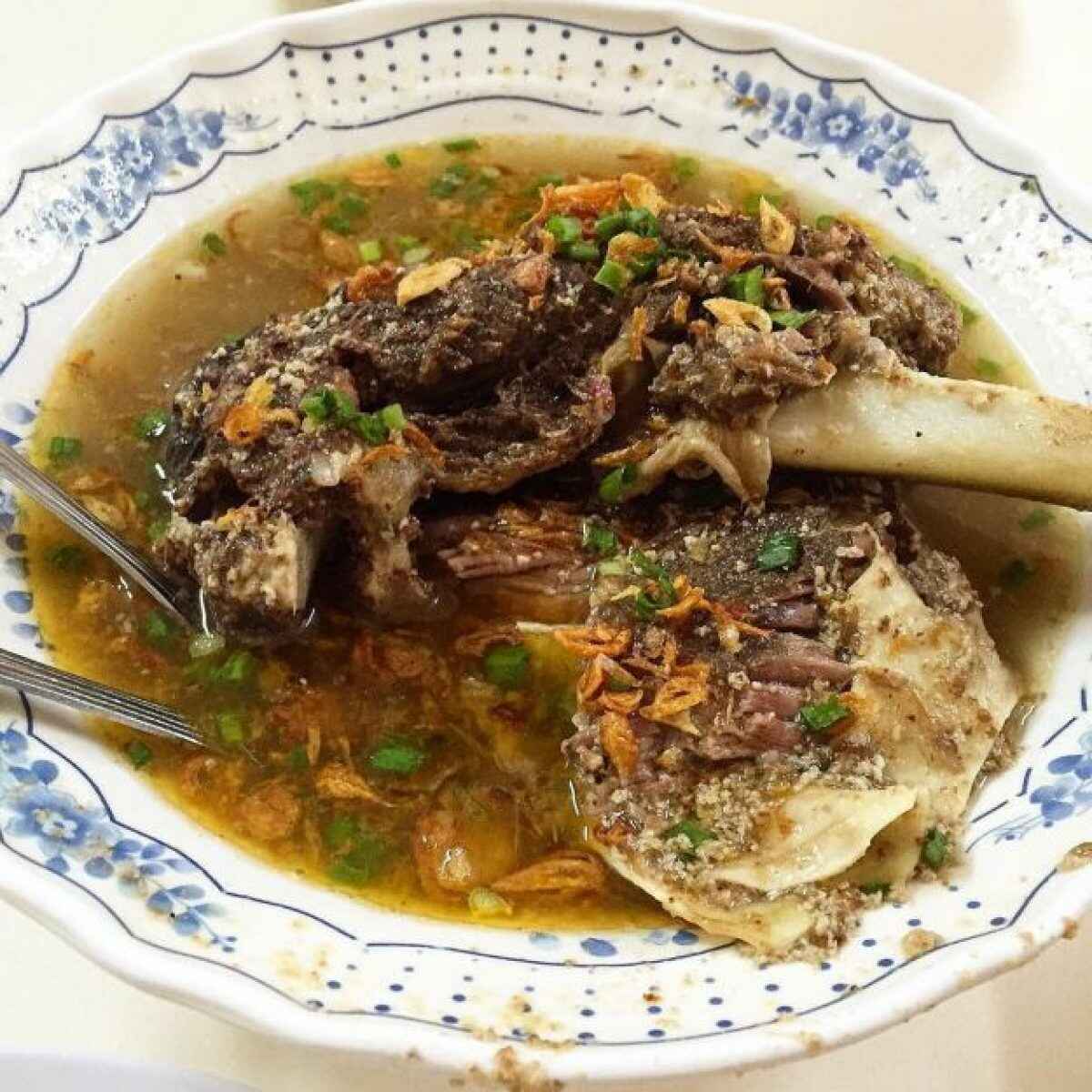 Konro makasar, zuppa di costolette