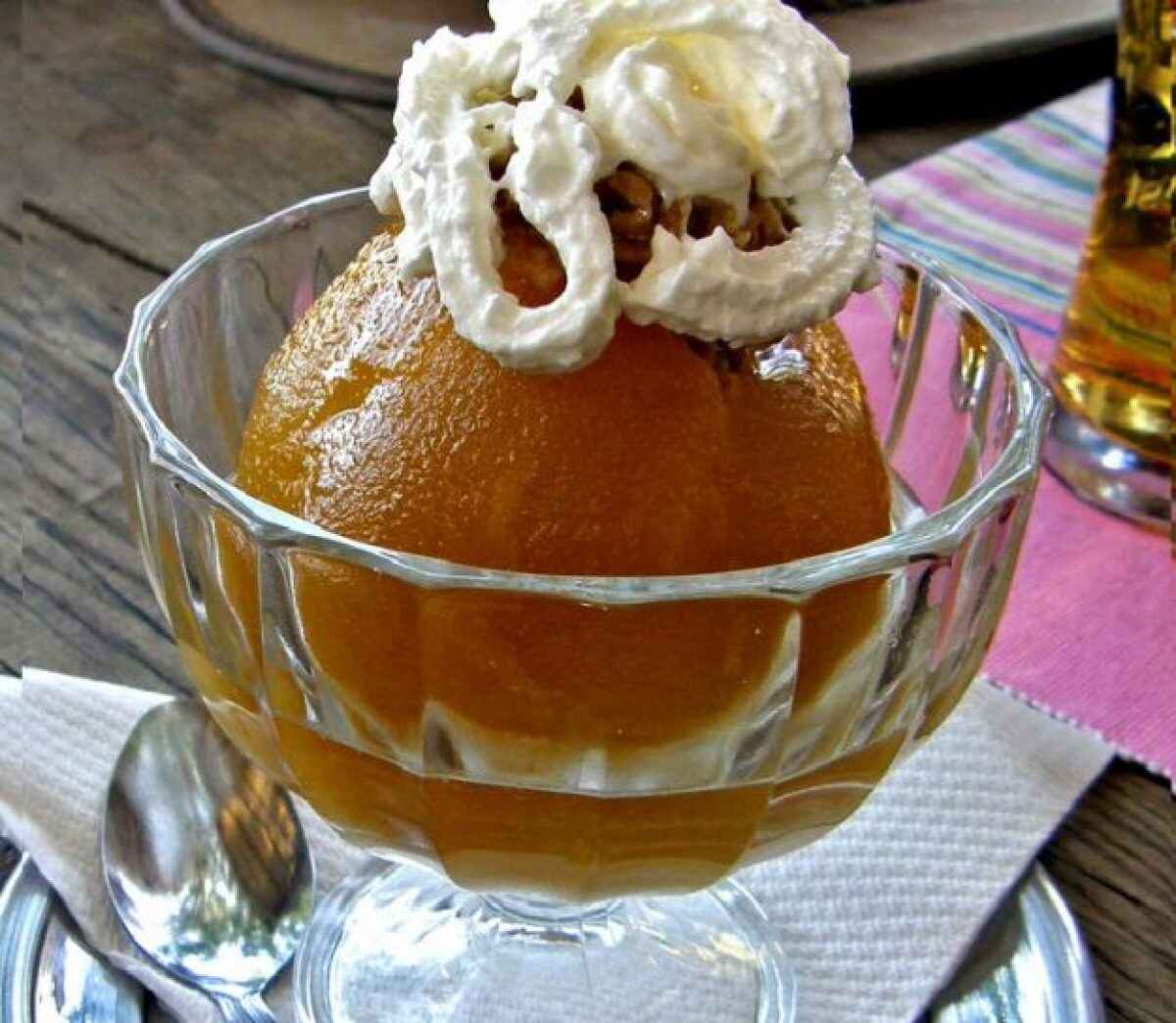 Mele al forno con amaretti e marmellata