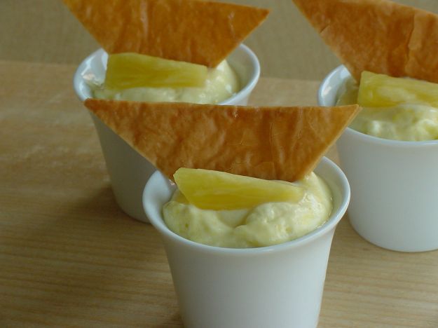 Mousse alla ricotta con ananas