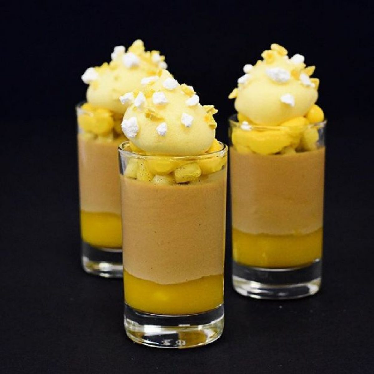 Mousse di mango e cioccolato