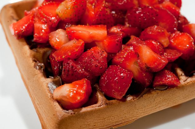 Waffle with Nutella and Amaretto Strawberries