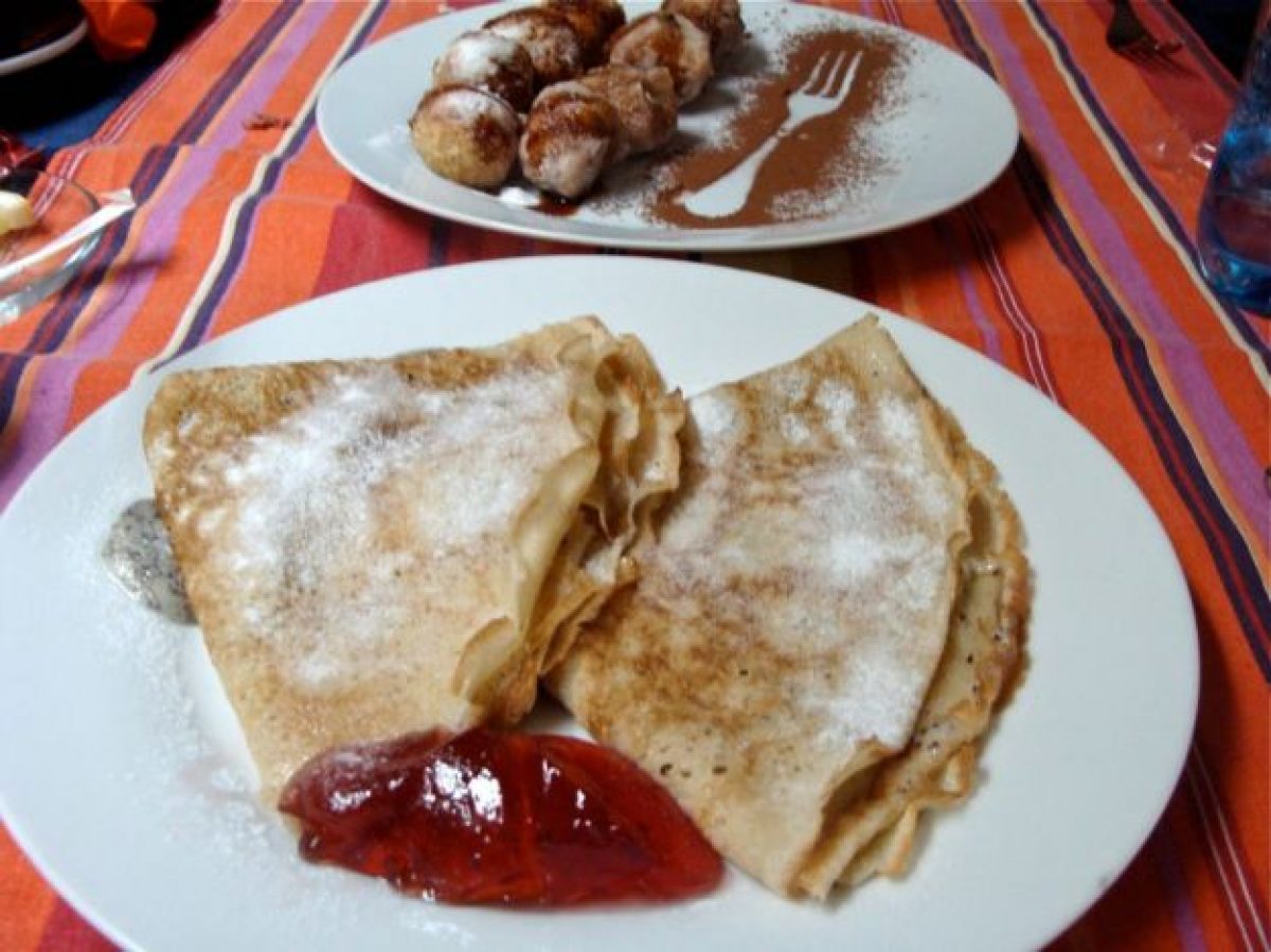 Omelette con la marmellata di ciliegie