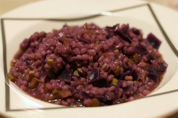 orzo con cavolo rosso e mela