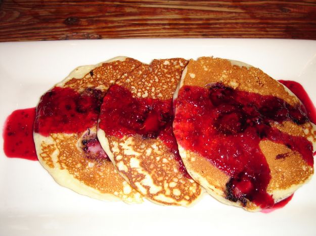 pancakes con salsa di lamponi