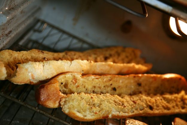 Pane all’aglio (garlic bread)