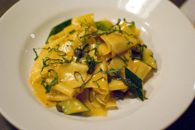 pappardelle con zucchine e capperi