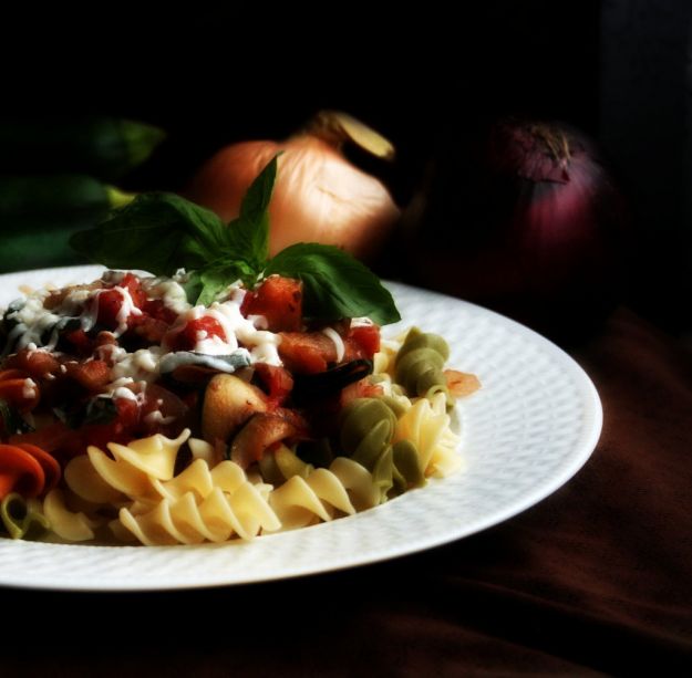 pasta con melanzane e peperoni