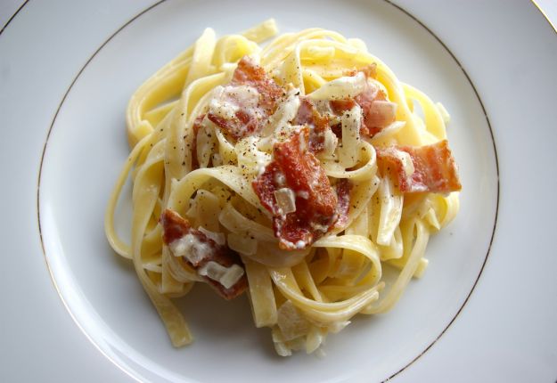 pasta con peperoni e pancetta